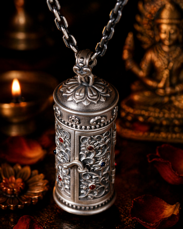 ChatGPT Image 2026年4月23日 17_27_56 (4) Green Tara (绿度母) Artisanal Thangka Pendant - 5cm Large 999 Sterling Silver Gold-plated Sacred Amulet